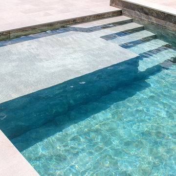 A tricolor pool