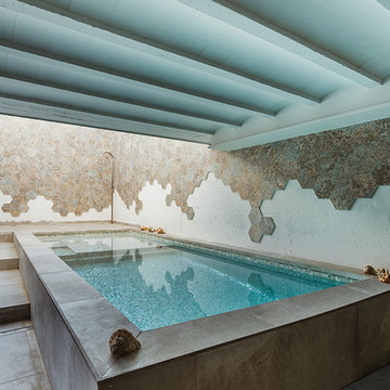 Casa discreta por fuera y espectacular por dentro.