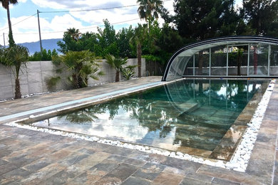 Источник вдохновения для домашнего уюта: прямоугольный бассейн среднего размера в восточном стиле с джакузи