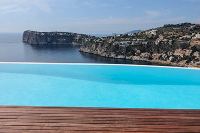 Inspiration for a mediterranean swimming pool in Palma de Mallorca.