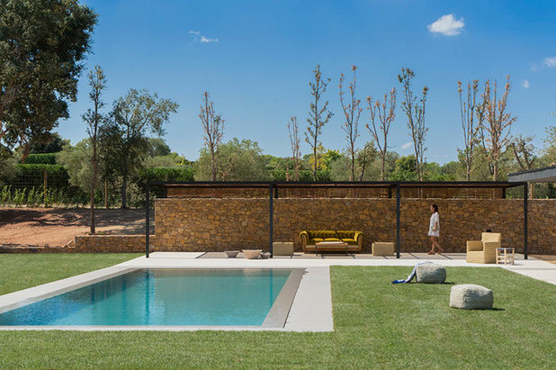 Contemporary Pool by Susanna Cots