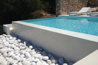Piscina cemento pulido en Ibiza