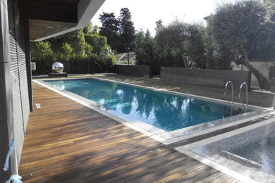 Ejemplo de piscina alargada actual rectangular
