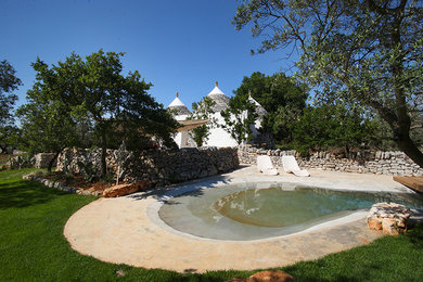Свежая идея для дизайна: бассейн в средиземноморском стиле - отличное фото интерьера