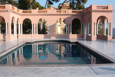 На фото: бассейн в классическом стиле