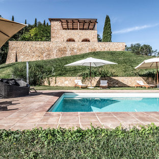 Immagine di una piscina country
