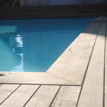 détail margelle piscine en ipé