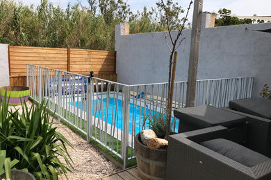 Design ideas for a modern swimming pool in Montpellier.