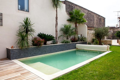 Design ideas for a modern swimming pool in Montpellier.