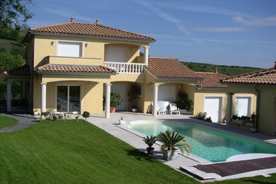 Aménagement d'une piscine contemporaine.