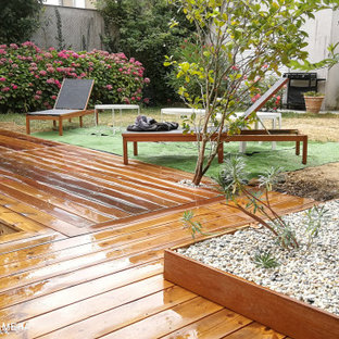 Ispirazione per una piscina naturale classica rettangolare di medie dimensioni e in cortile con pedane