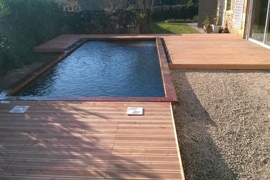 Design ideas for a contemporary swimming pool in Dijon.