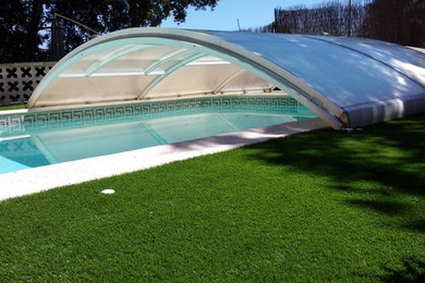 Idées déco pour une piscine contemporaine.