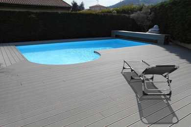 Exemple d'une piscine moderne.