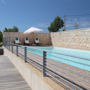 Une piscine contemporaine dans le Gers