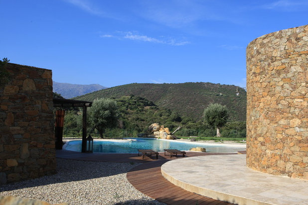 Mediterranean Swimming Pool & Hot Tub by Atelier d'Architecture Hervé GHIRLANDA