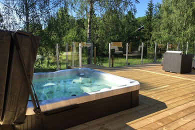 Medium sized modern swimming pool in Stockholm.