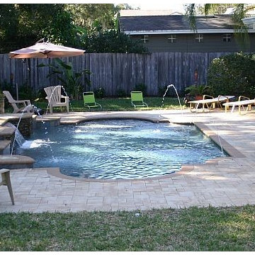 139 - Quaint Backyard Pool