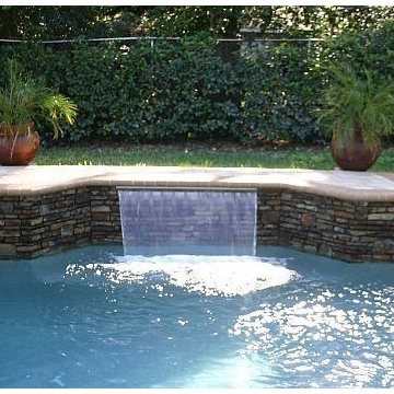 139 - Quaint Backyard Pool