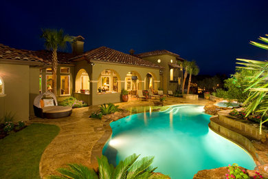 Example of a southwest pool design in Austin
