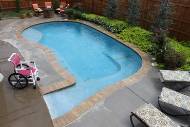 Pool - contemporary pool idea in Oklahoma City