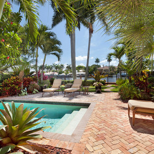 Idee per una piscina tropicale