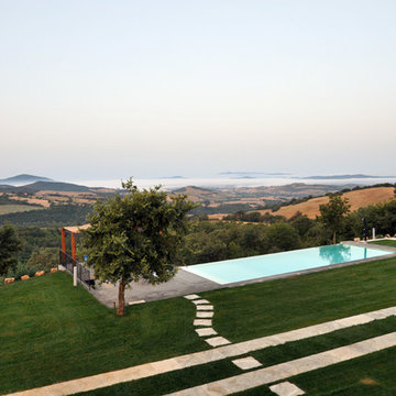 A new modern farmhouse in Tuscany
