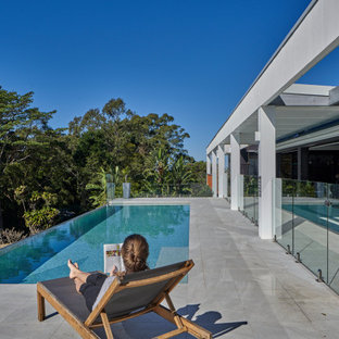 This is an example of a contemporary rectangular infinity pool in Newcastle - Maitland.