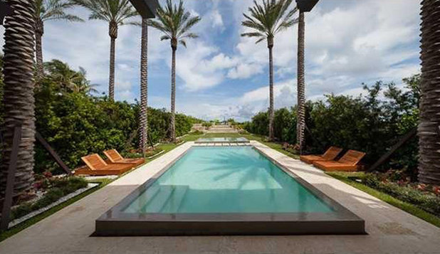 Tropical Pool by Orlando Comas, Landscape Architect.