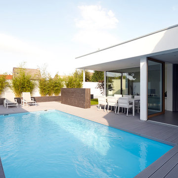 75 Side Yard Pool with Decking Ideas You'll Love - September, 2022 | Houzz