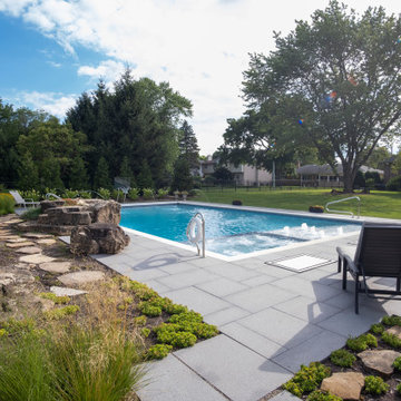 Arlington Heights, IL Swimming Pool and Hot Tub with Jump Rock