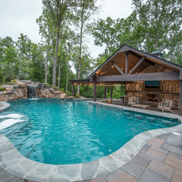 Backyard Escape in The Manor