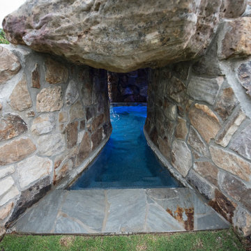 Backyard Escape in The Manor