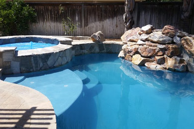 Transitional pool photo in Los Angeles