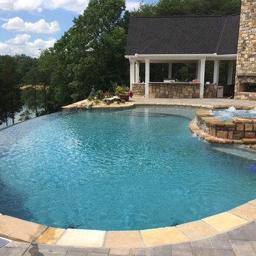 Beautiful lakefront farmhouse in Tennessee