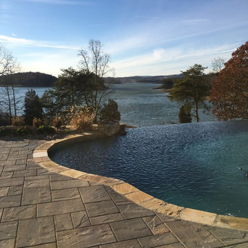 Beautiful lakefront farmhouse in Tennessee