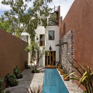 Immagine di una piscina stile americano