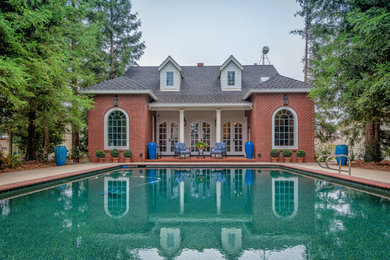 Example of a classic pool design in Sacramento