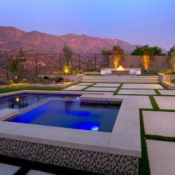 Contemporary Entertainer's Pool