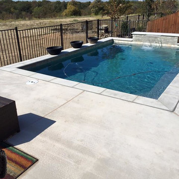 Contemporary Plunge Pool in Roanoke