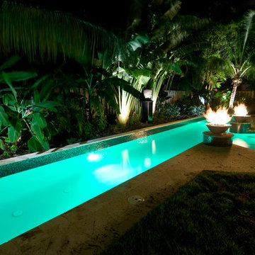 Contemporary Swimming Pool With Fire Features - Montanaro