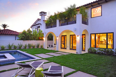 Example of a trendy pool design in Los Angeles