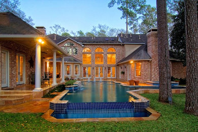Example of a mountain style pool design in Houston