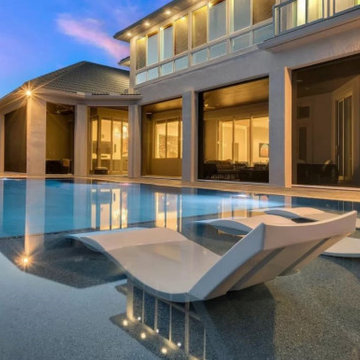 Custom Perimeter Overflow Swimming Pool and Spa in Windermere, Florida