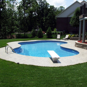 Custom Vinyl-Liner Pool with Diving Board and Steps