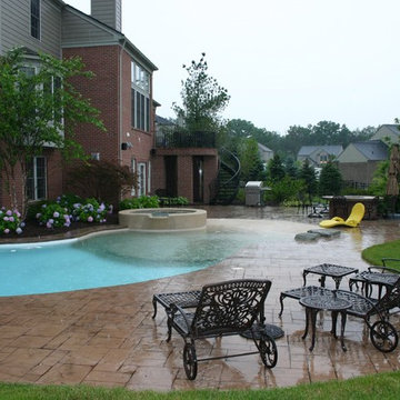 Customized Pool Designs & Pool Decks