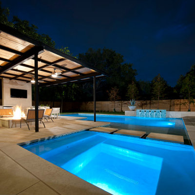 Minimalist pool photo in Dallas