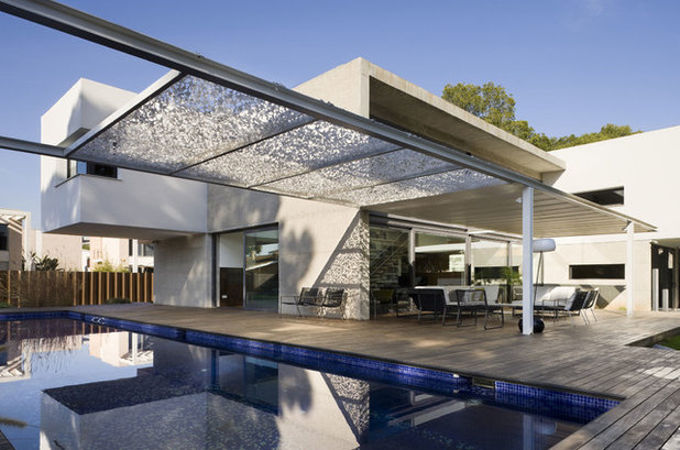 Contemporain Piscine by Sanahuja & Partners