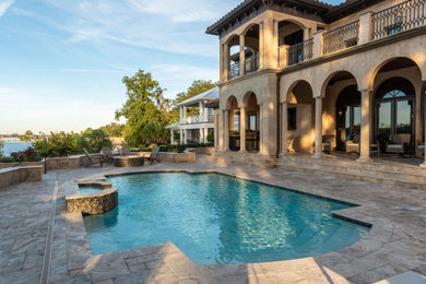 Example of a tuscan pool design in Jacksonville