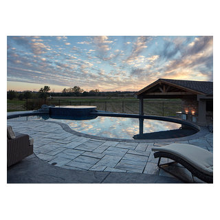 Deer Creek Estate - Pool - Omaha - by Elite Landscaping Omaha | Houzz